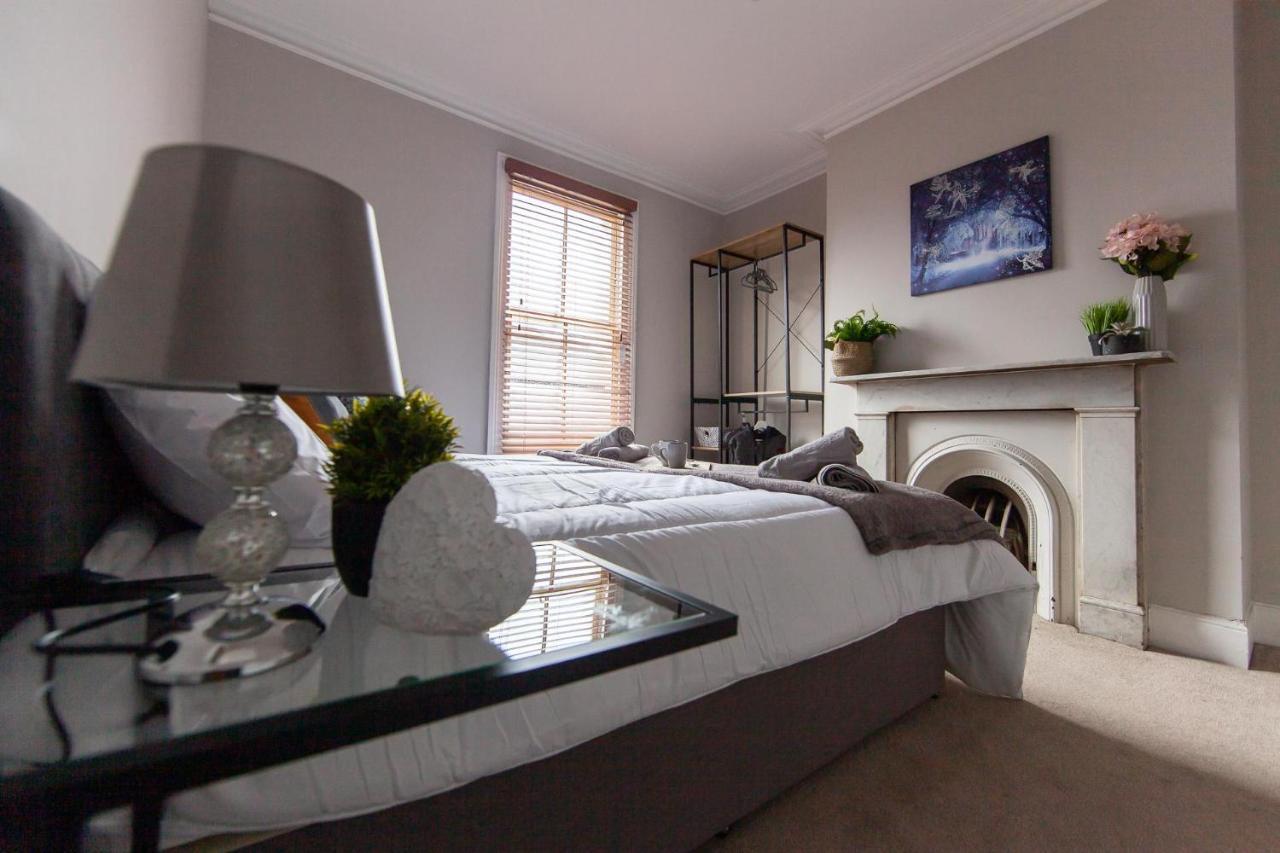 Holiday home Large House - Contractors & Families & Private Parking