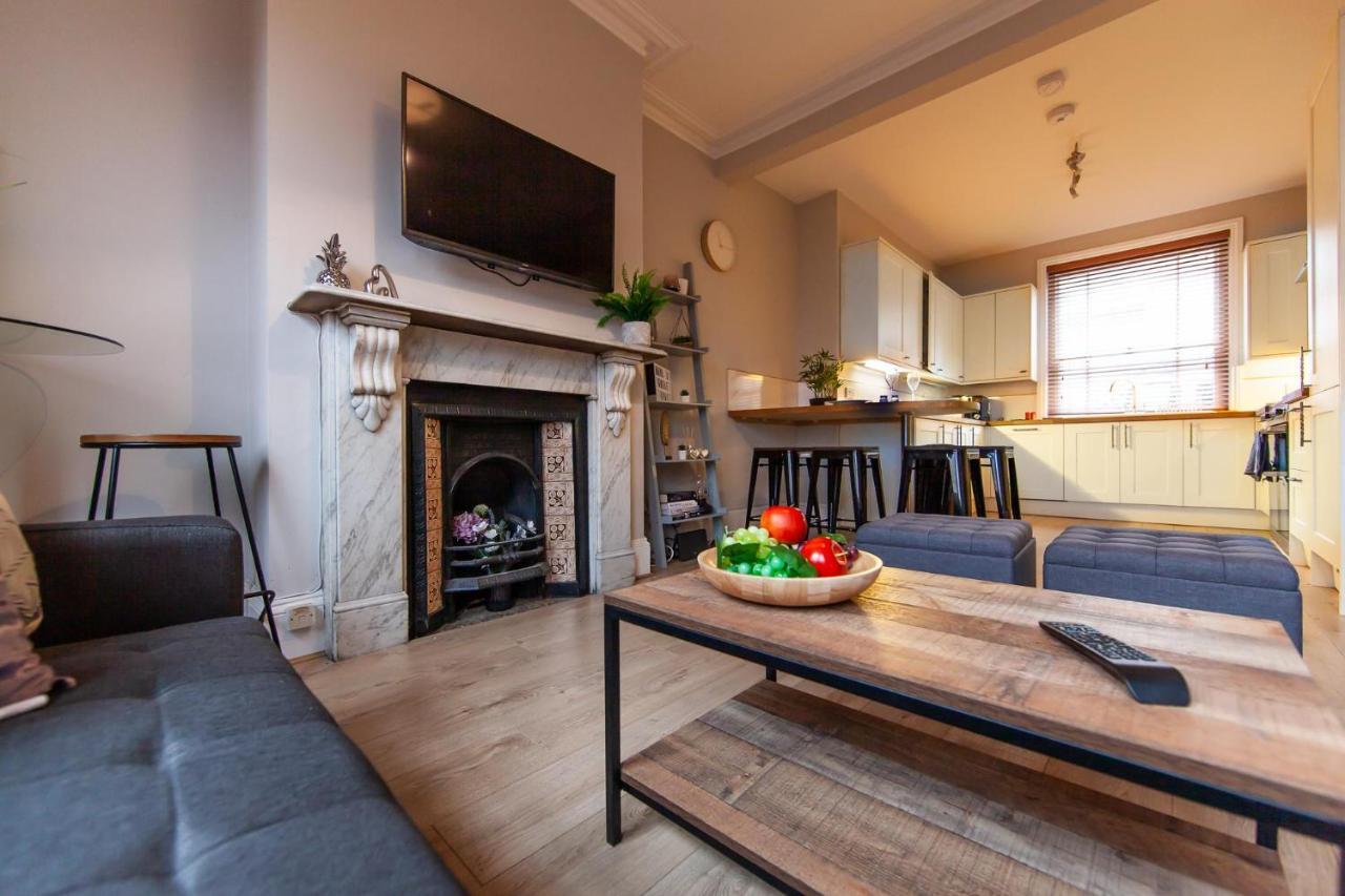 Holiday home Large House - Contractors & Families & Private Parking Northampton